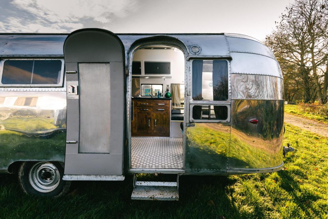Silver Airstream Glamping & Rental Chichester Exterior photo